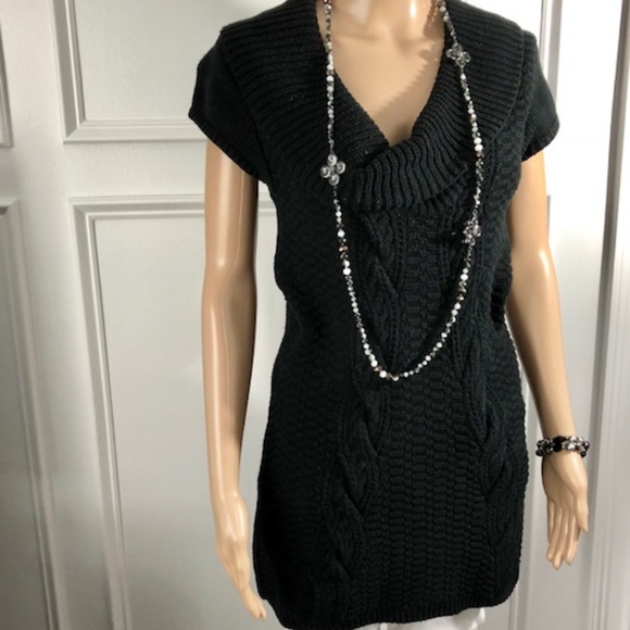 Beautiful Long Comfy Black Sweater - Picture 2 of 4